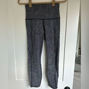Lululemon high-waisted pattern leggings | size 6